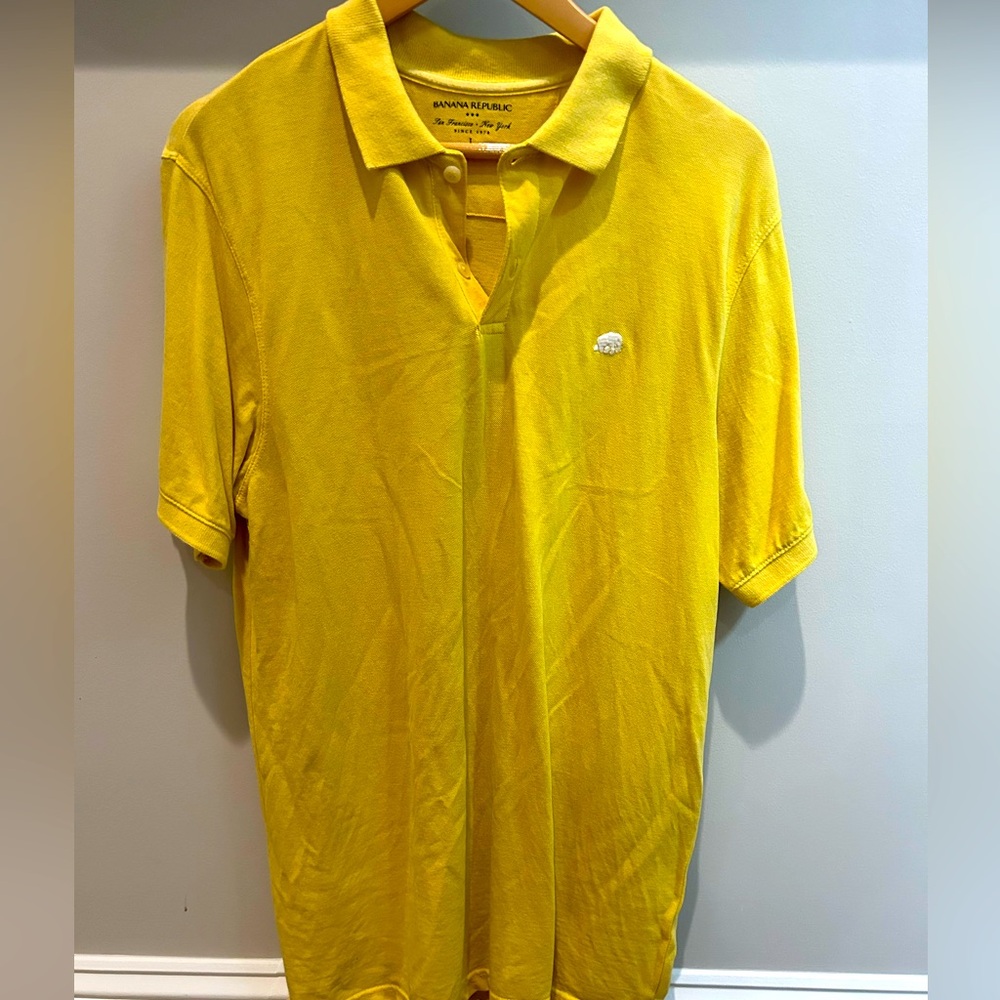 Mens yellow Banana Republic Polo!